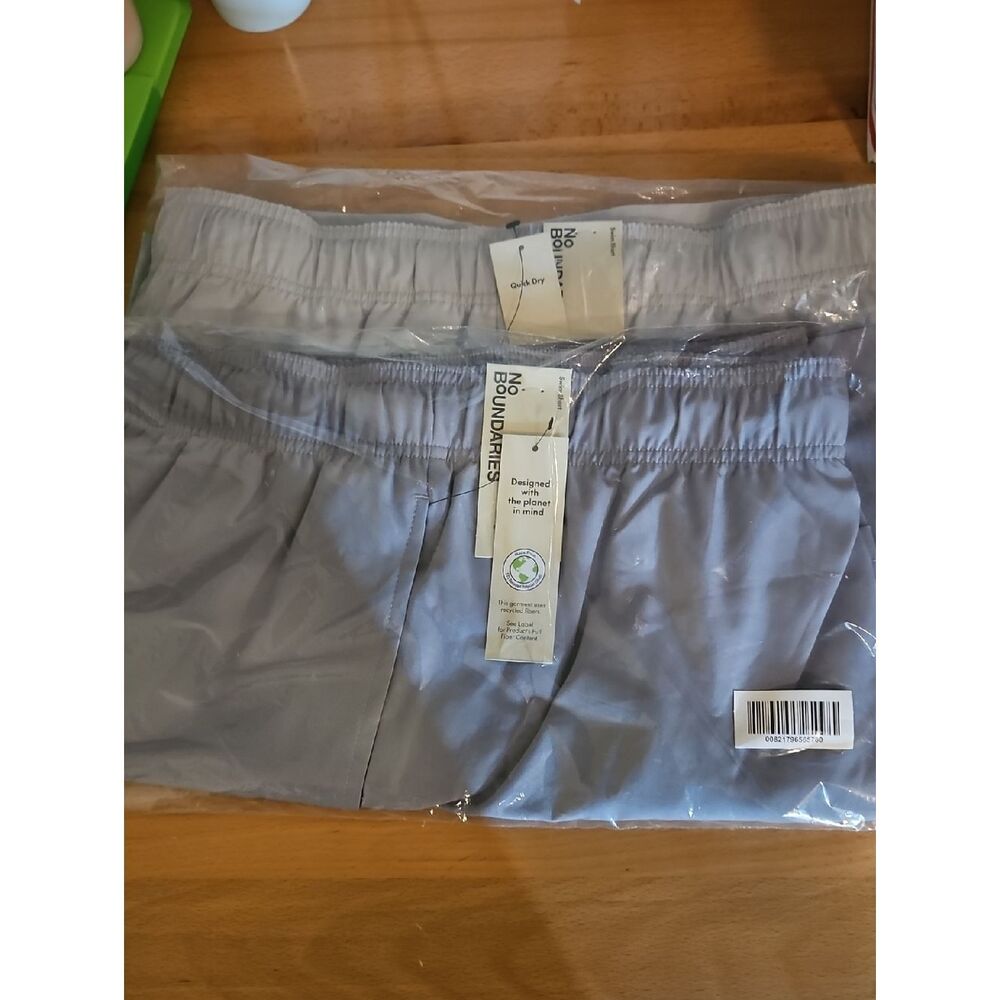 No Boundaries Light Gray And Light Tan Packaged Pull-On Shorts